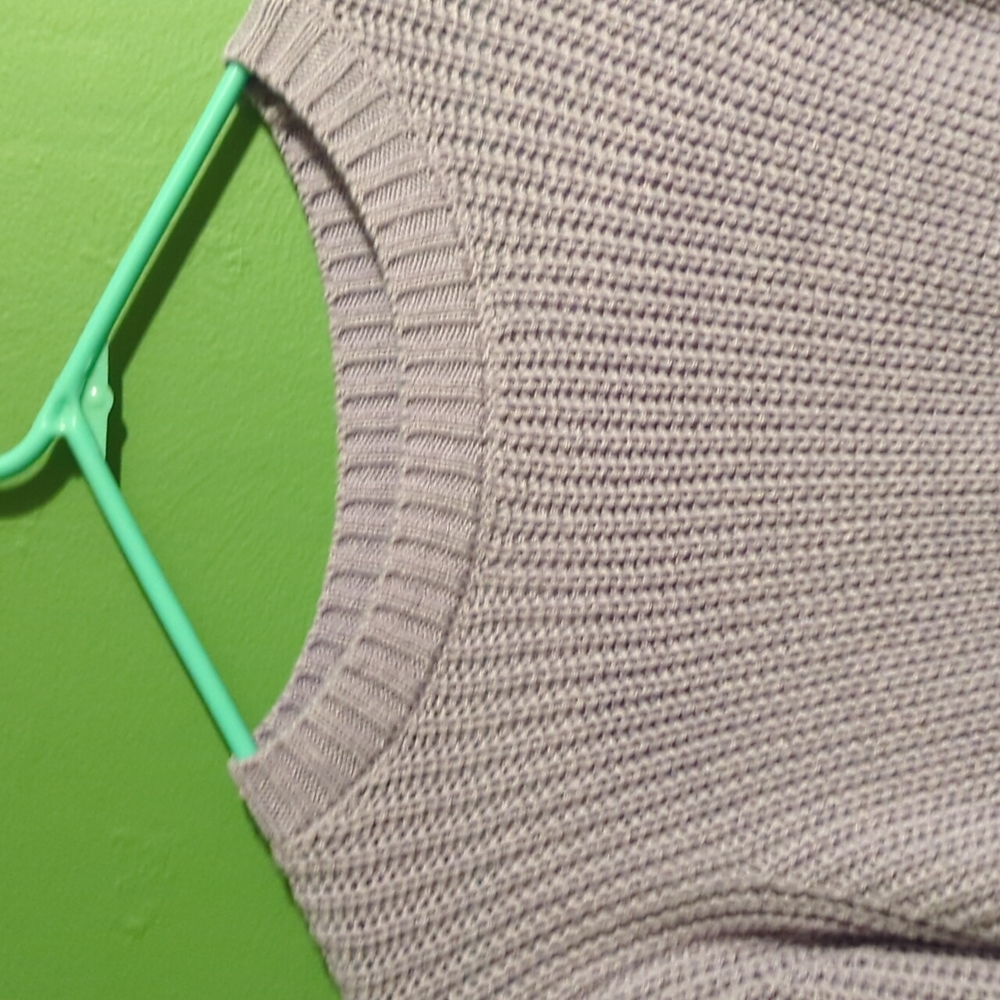 Sweater - Picture 4 of 4